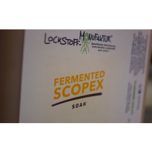 Durch die spezielle Zusammensetzung zieht der Fermented Scopex Boilie Soak weit in die Boilies ein und lockt die Karpfen langanhaltend zum Futterplatz.